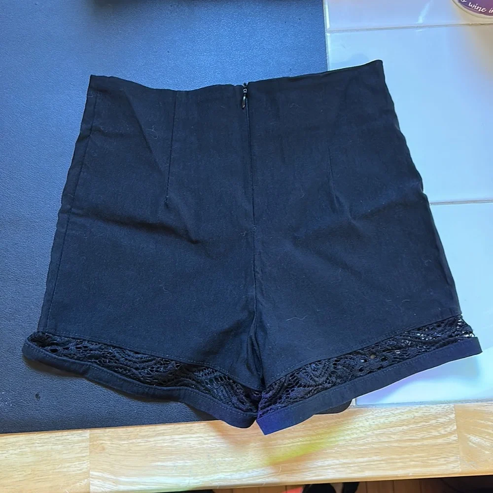 Shorts - Picture 2 of 3